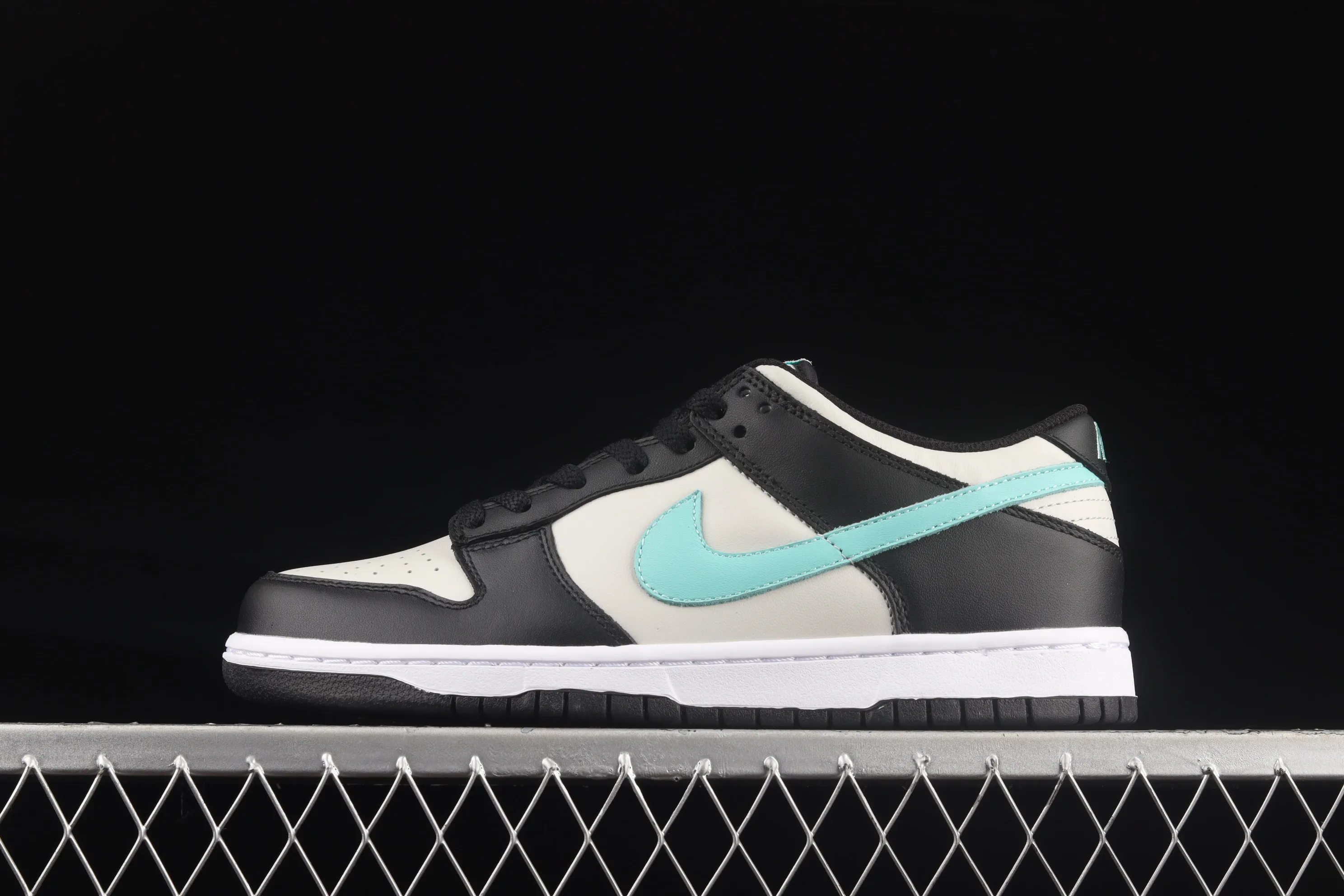 All categories Nk SB Dunk series Nk SB Dunk Low low-top sneakers J version Nk SB Dunk Low "Tiffany Vibes" Dunk series low-top casual sports skateboard shoes CW1590-003